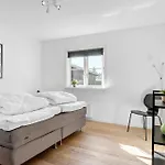3 Bedroom Lovely In Holiday home