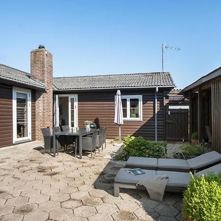 3 Bedroom Lovely In Hébergement de vacances *